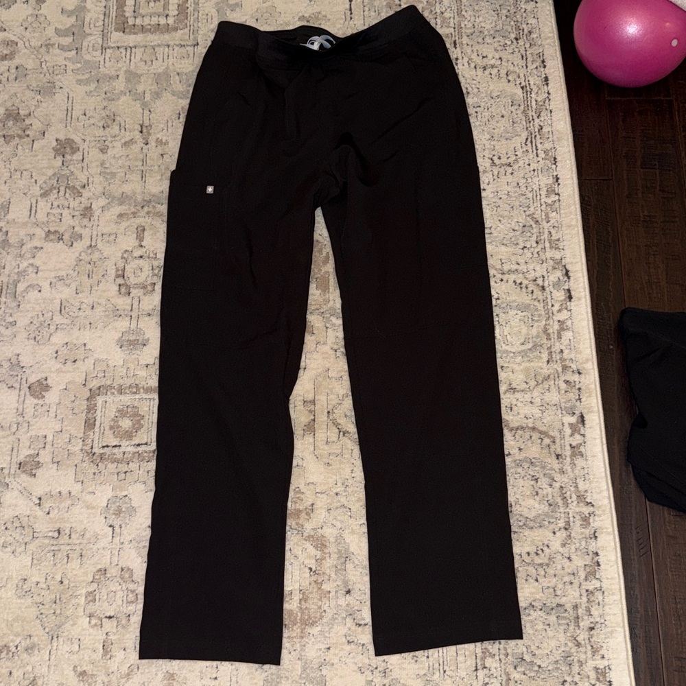 Figs Men's Black Scrub bundle - Picture 5 of 8